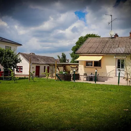 Semesterbostad Ferienhaus Schneckenheisl *